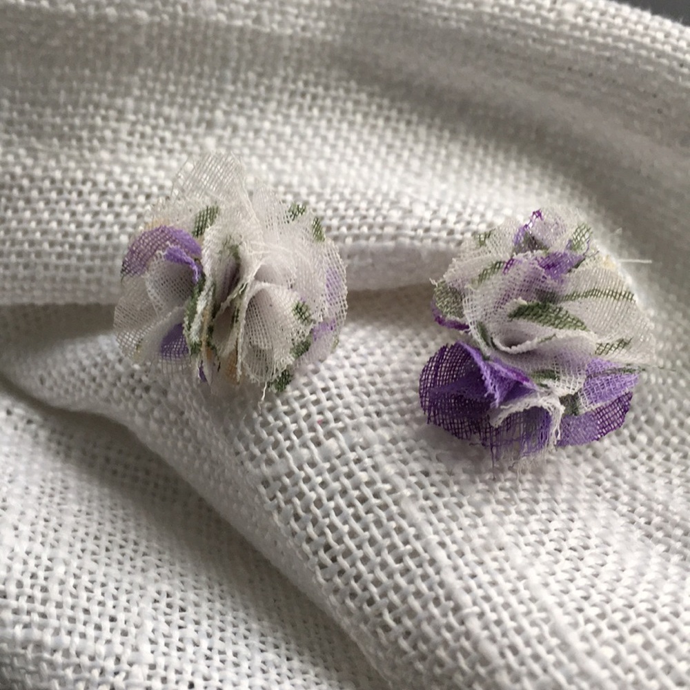 ๐ Poofy Flower Fabric Earrings - Picture 2 of 5
